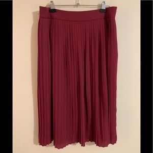 Cutie cute pleated skirt, size 12